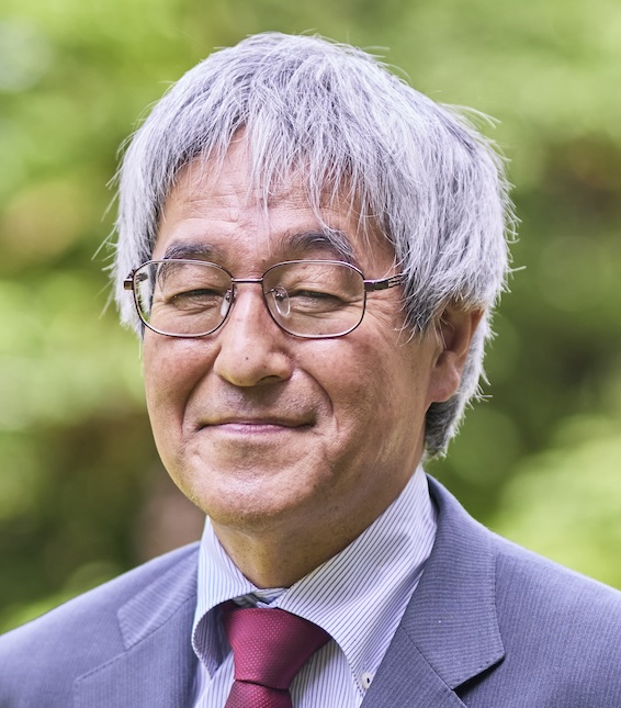松山前会長顔写真左